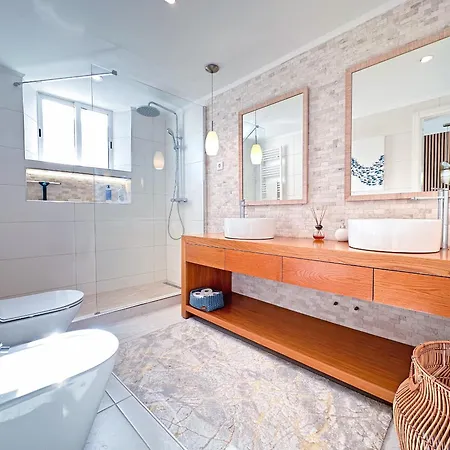 Luxury Townhouse With Terraces, Pool & Views By Be Cherish